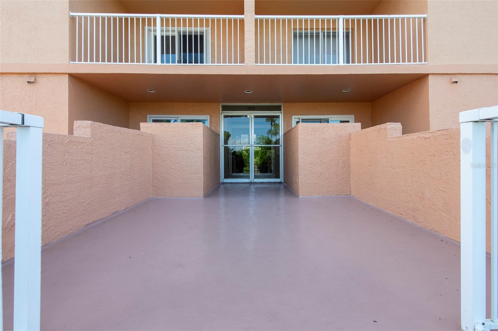 7430 Sunshine Skyway Ln S #405 Property Photo 3
