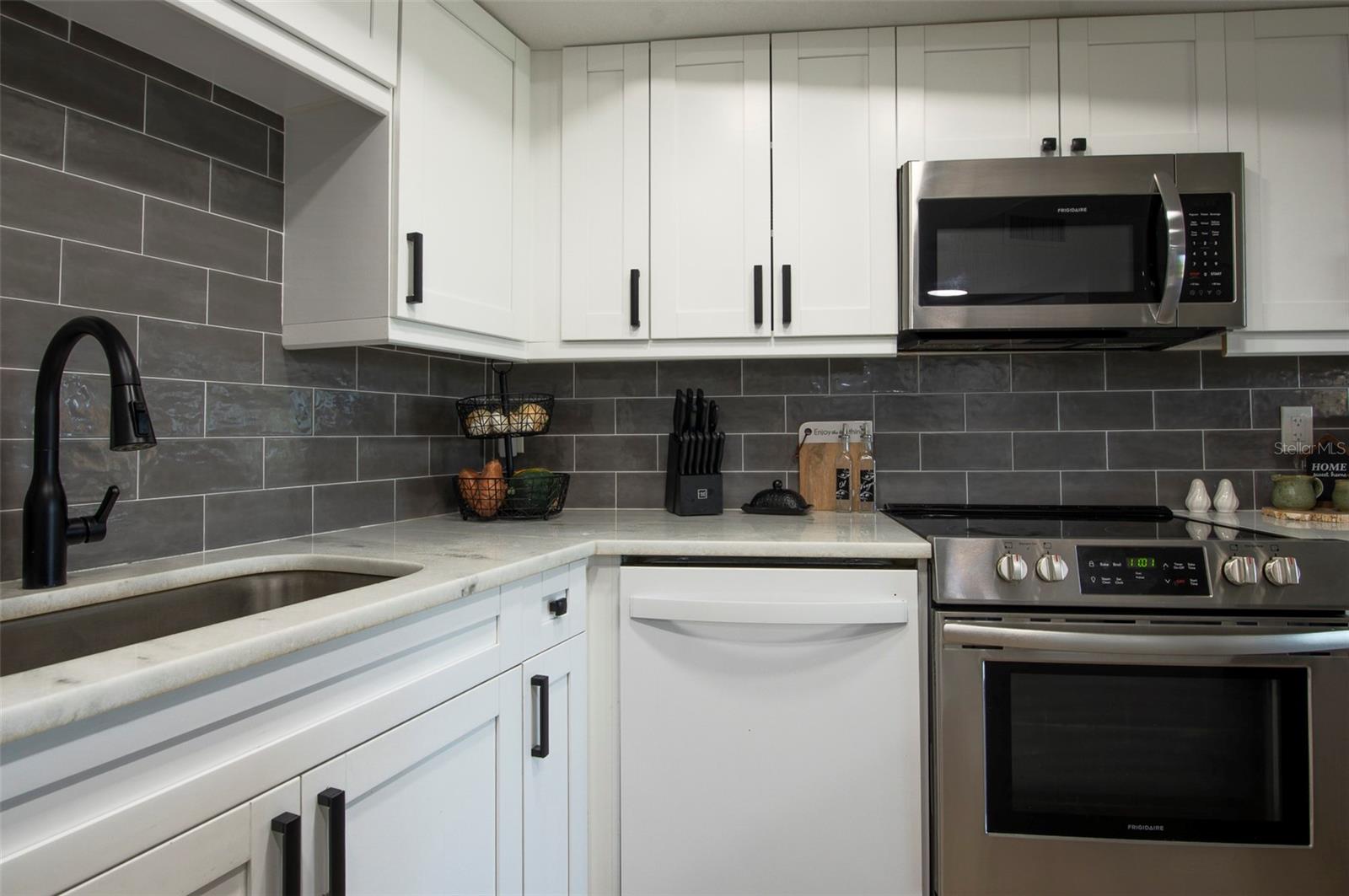 7430 Sunshine Skyway Ln S #405 Property Photo 22
