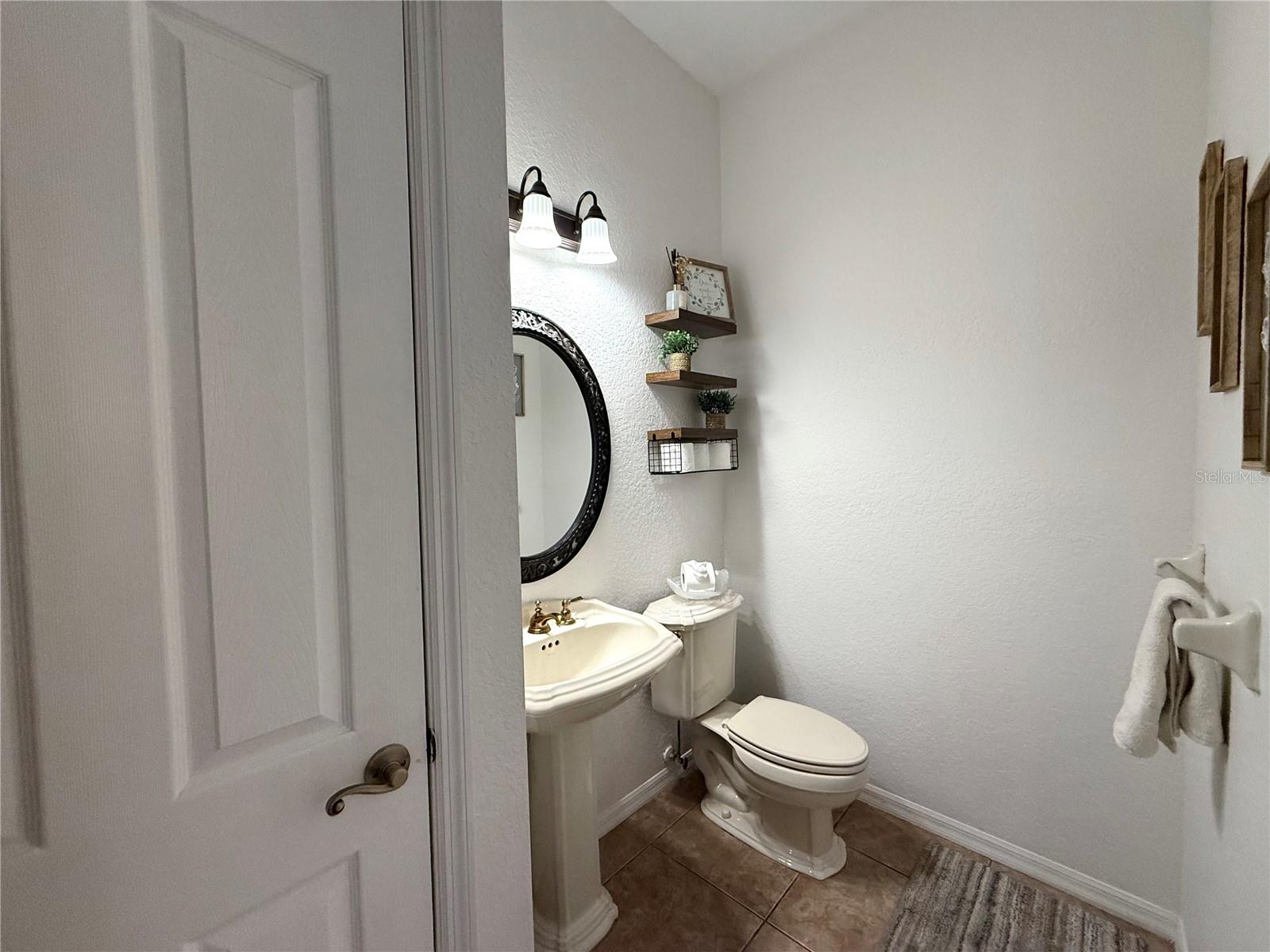 25406 Ladyhawk Ln Property Photo 16