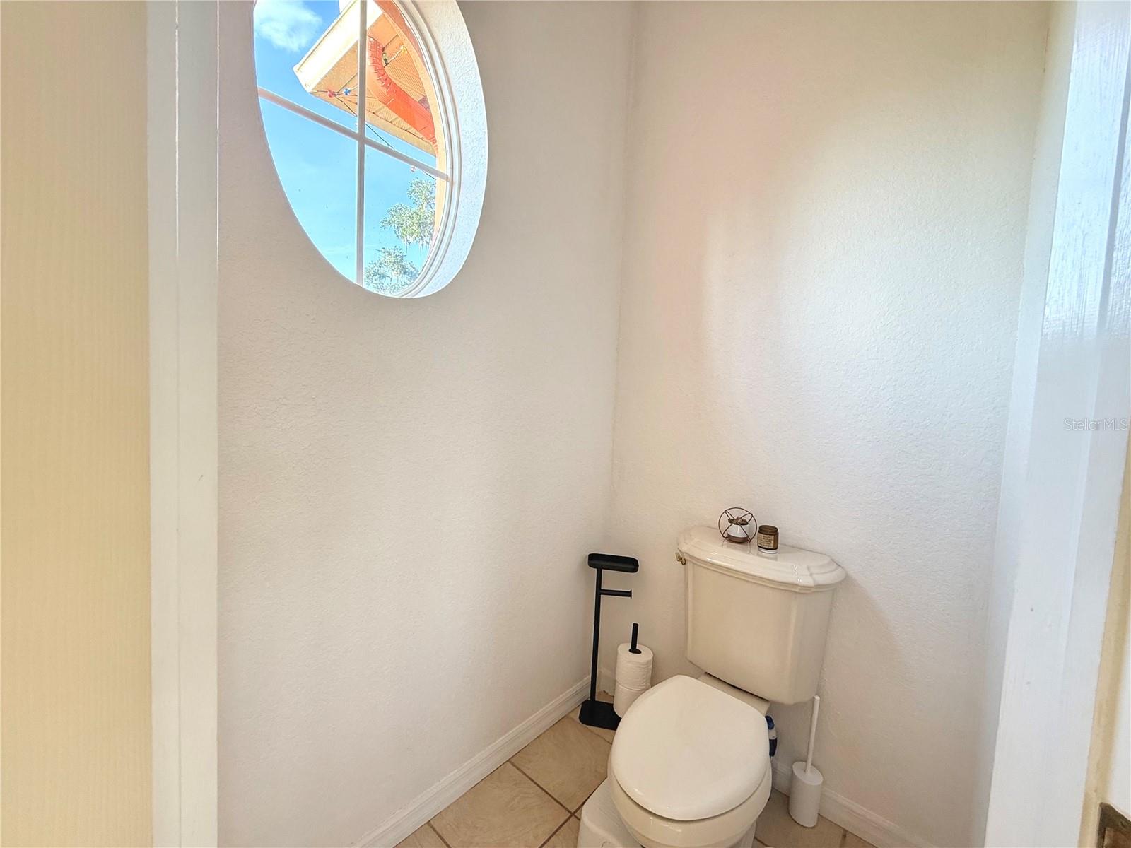 25406 Ladyhawk Ln Property Photo 32