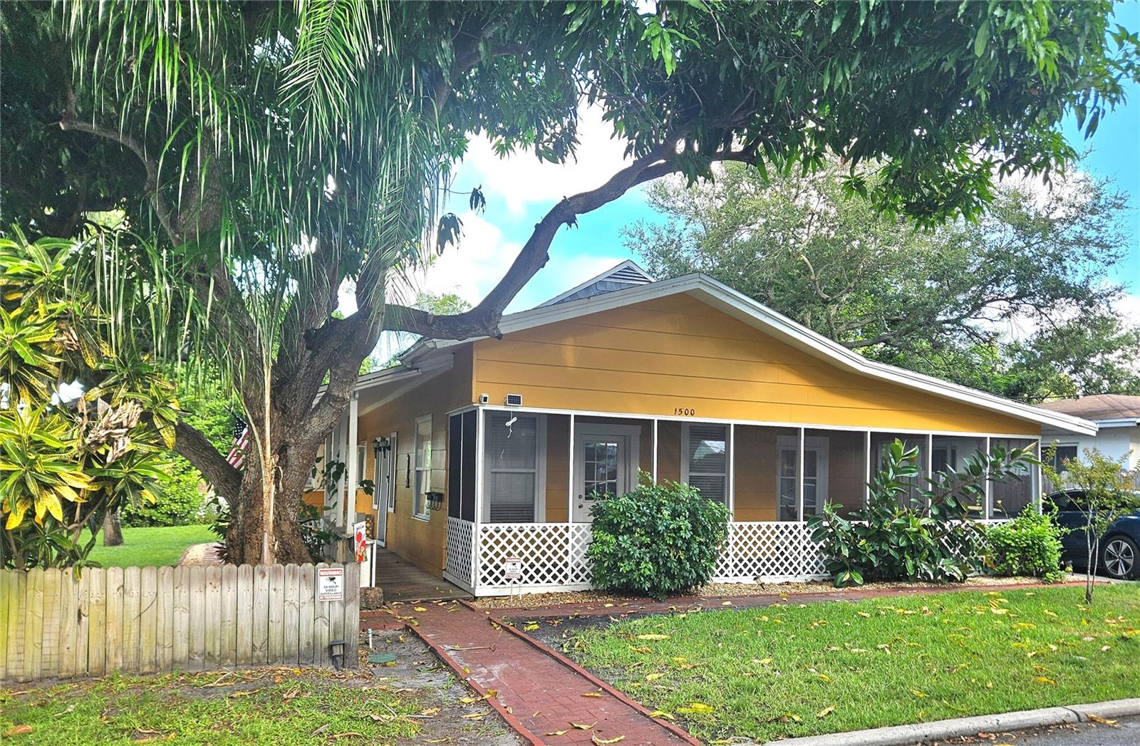 1500 N Osceola Ave Property Photo 1