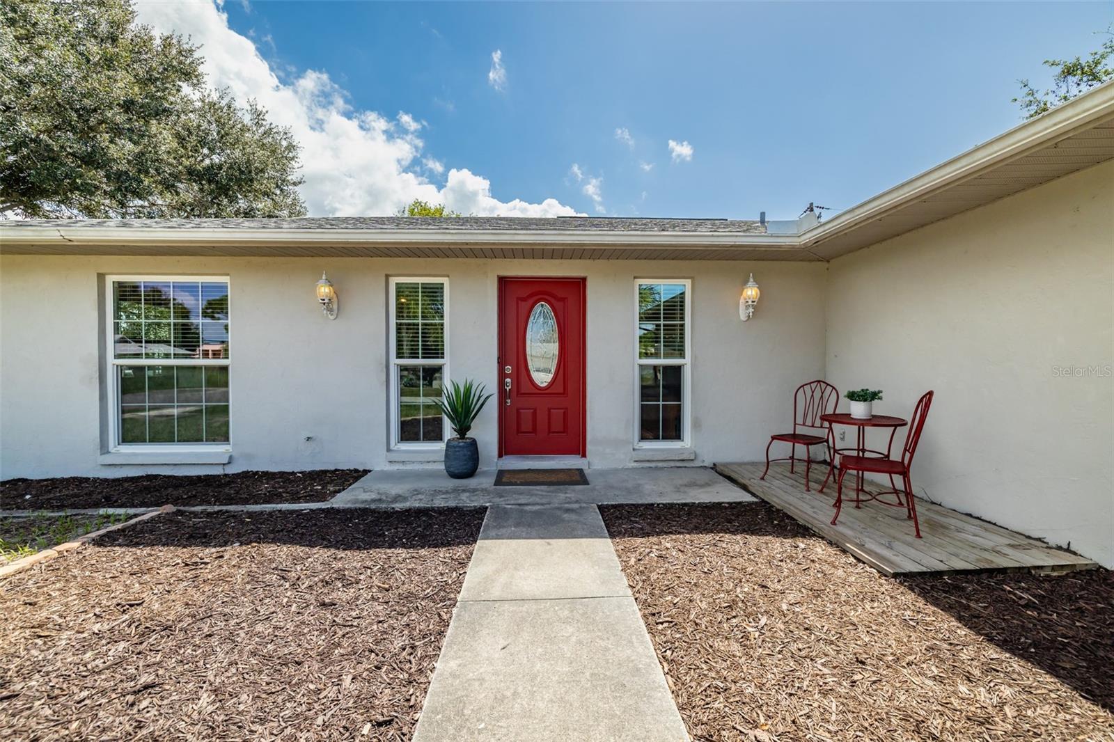 6711 Conetta Dr Property Photo 3