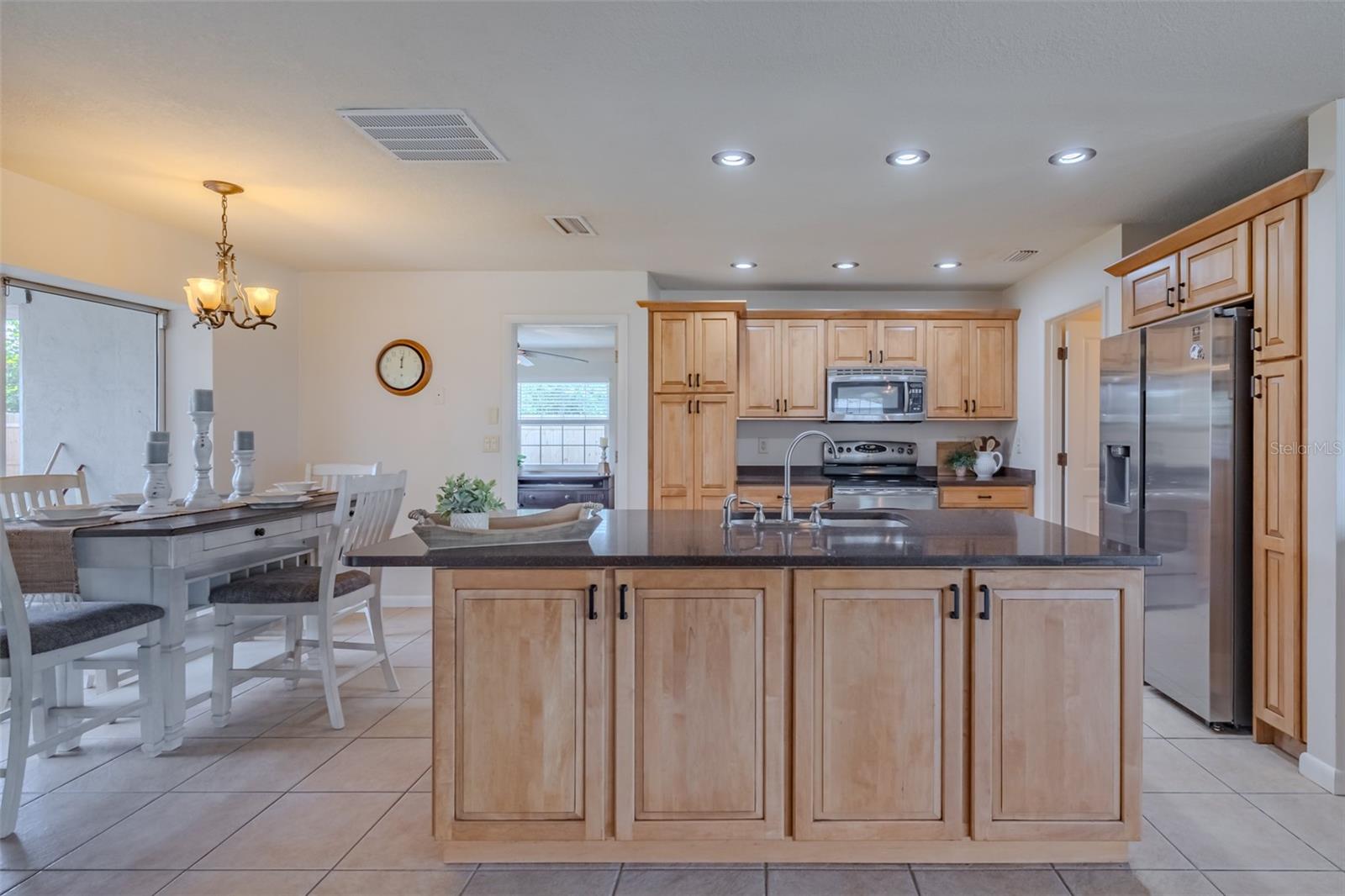 6711 Conetta Dr Property Photo 8