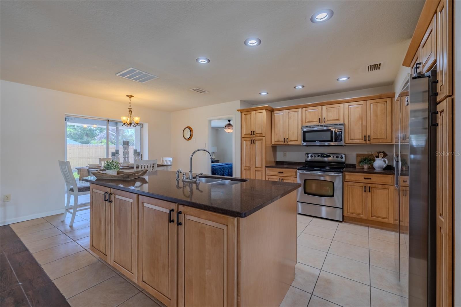 6711 Conetta Dr Property Photo 10
