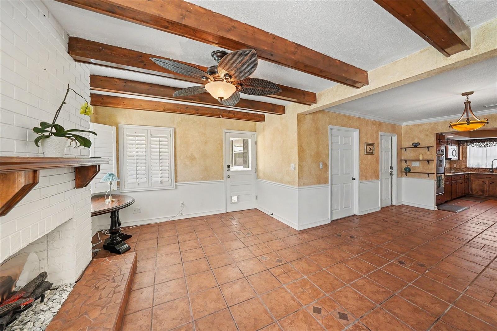 404 Clarissa Dr Property Photo 11