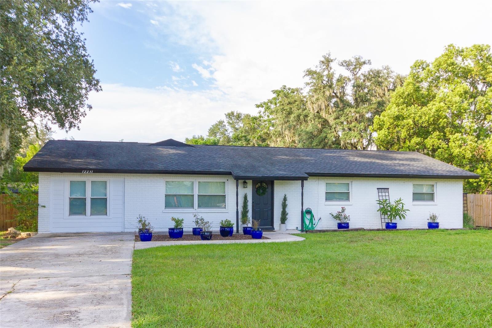 12231 Kelly Ln Property Photo 1
