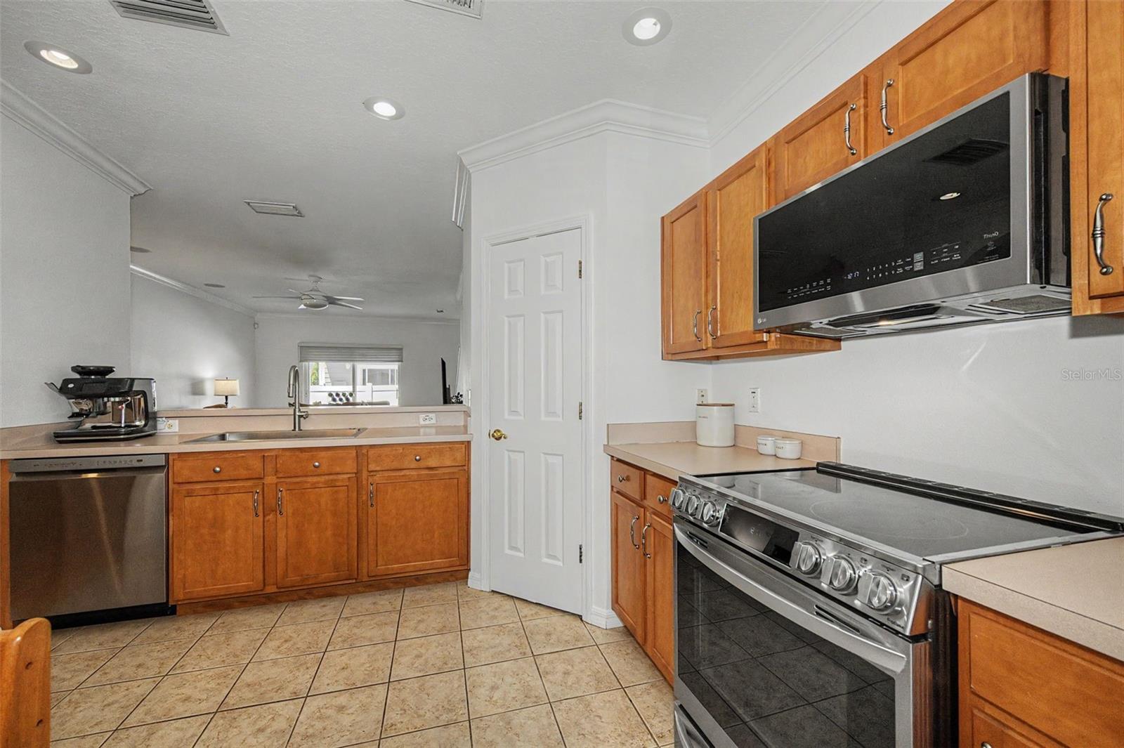 4909 Elizabeth Anne Cir Property Photo 4