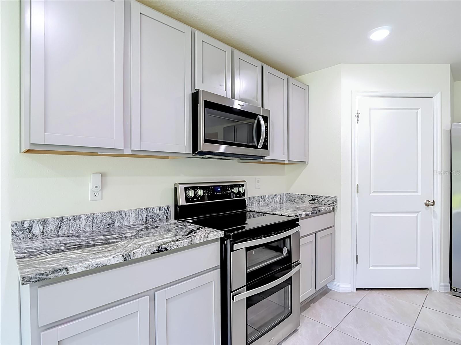 7737 Rosewood Garden Loop Property Photo 27