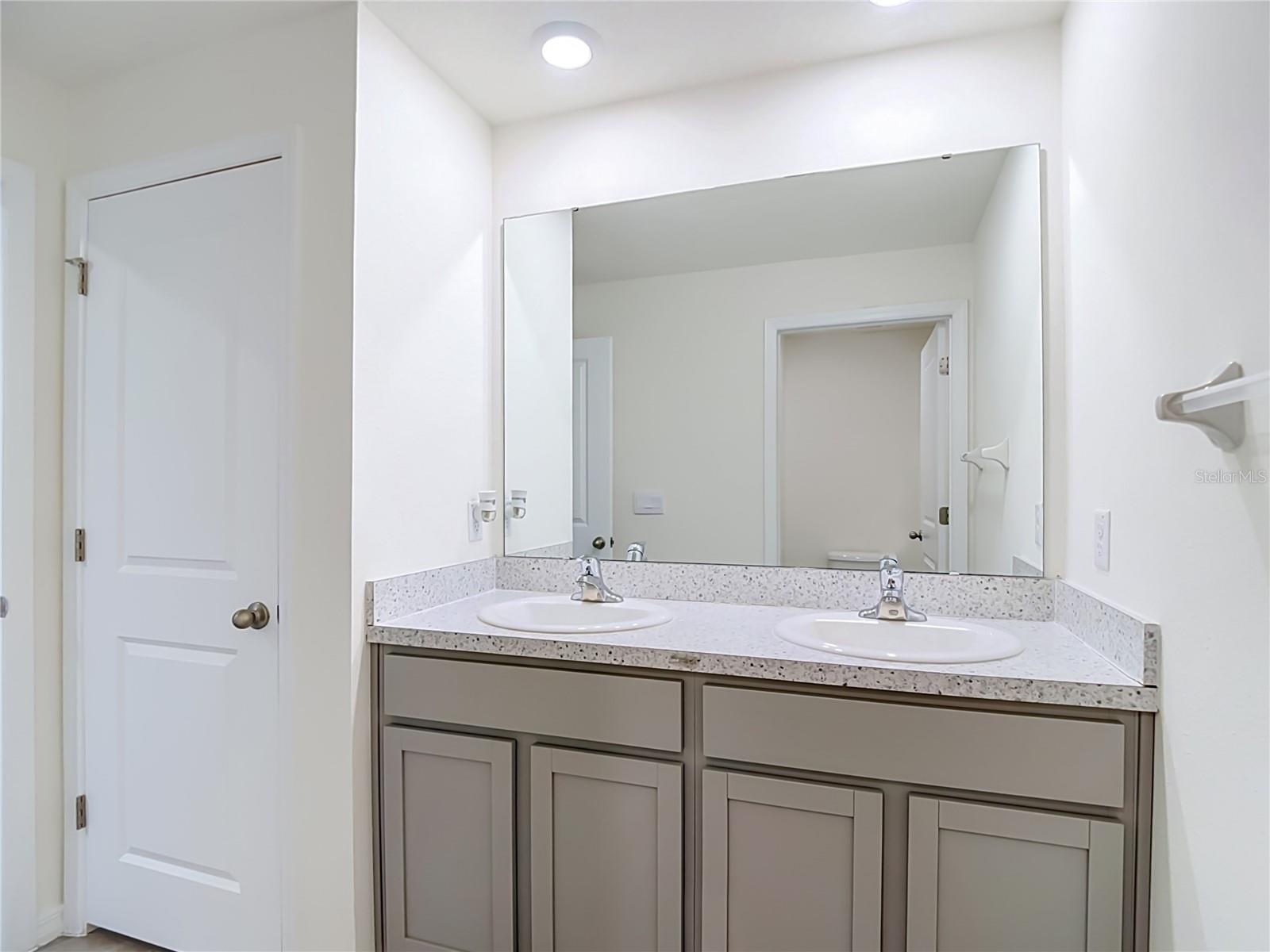 7737 Rosewood Garden Loop Property Photo 78