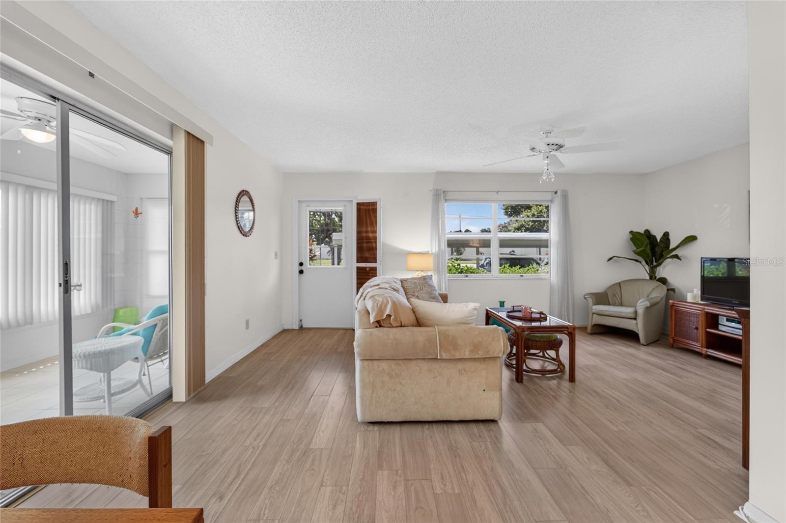 401 De Grasse Pl #21 Property Photo 8