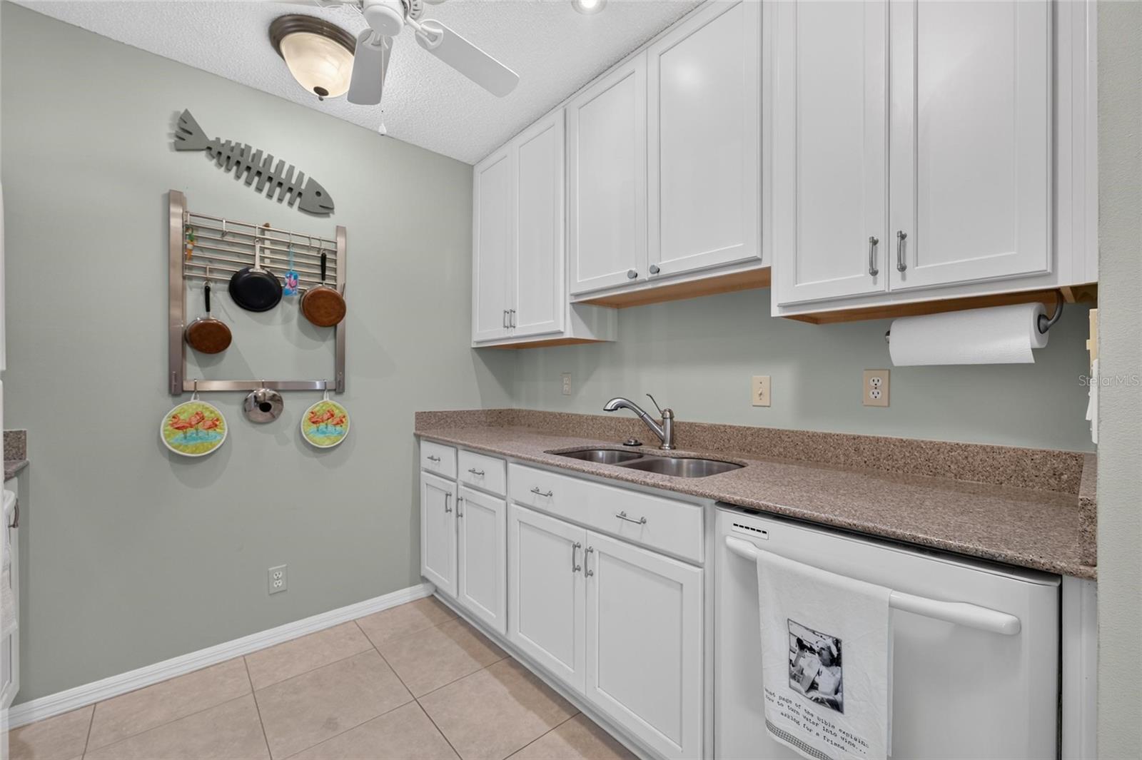 401 De Grasse Pl #21 Property Photo 12