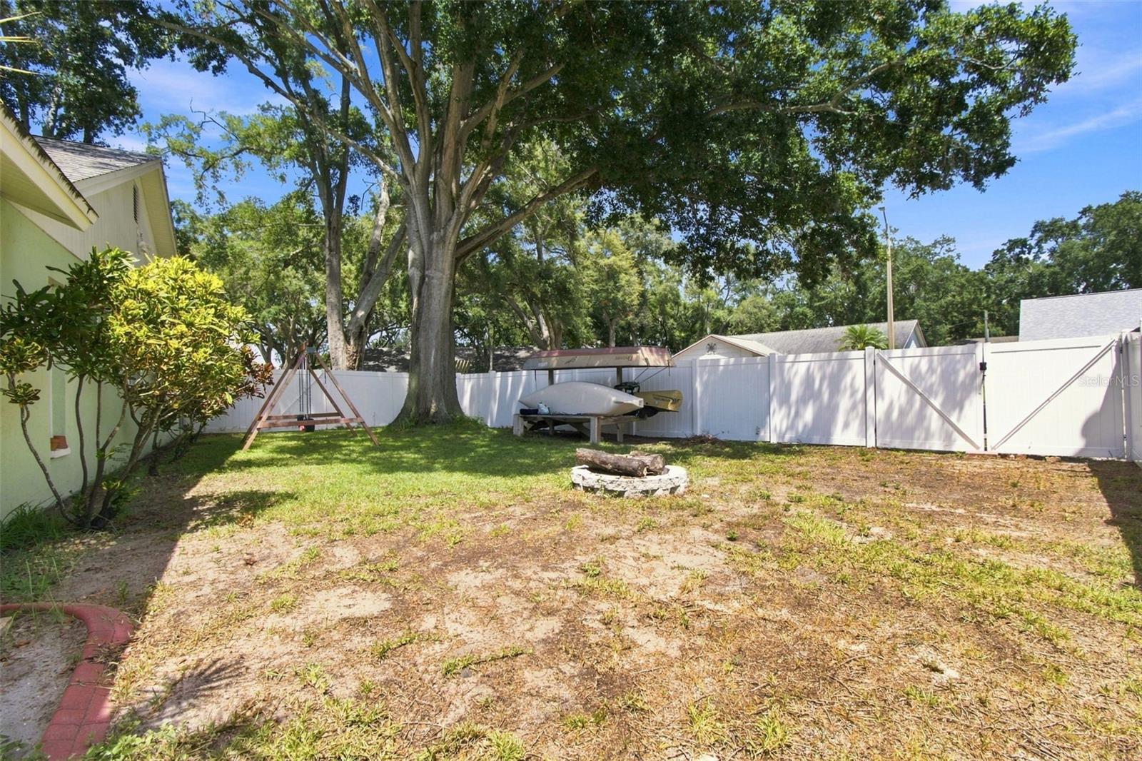 157 Foxcroft Dr E Property Photo 37