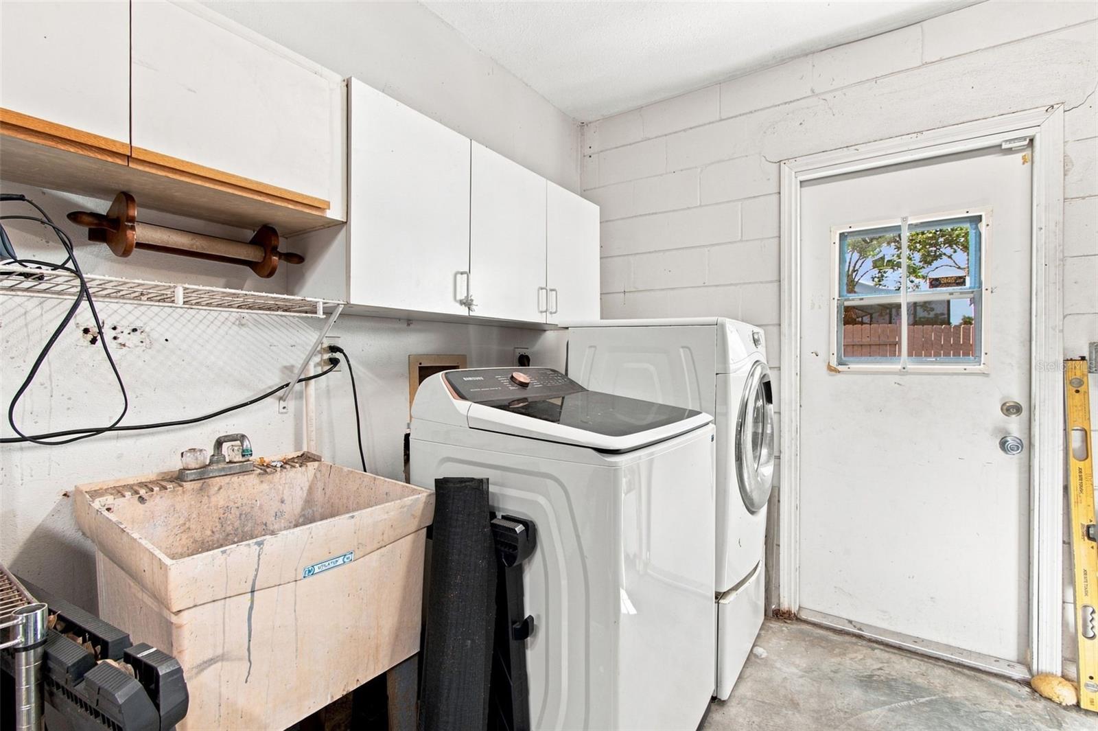 157 Foxcroft Dr E Property Photo 45