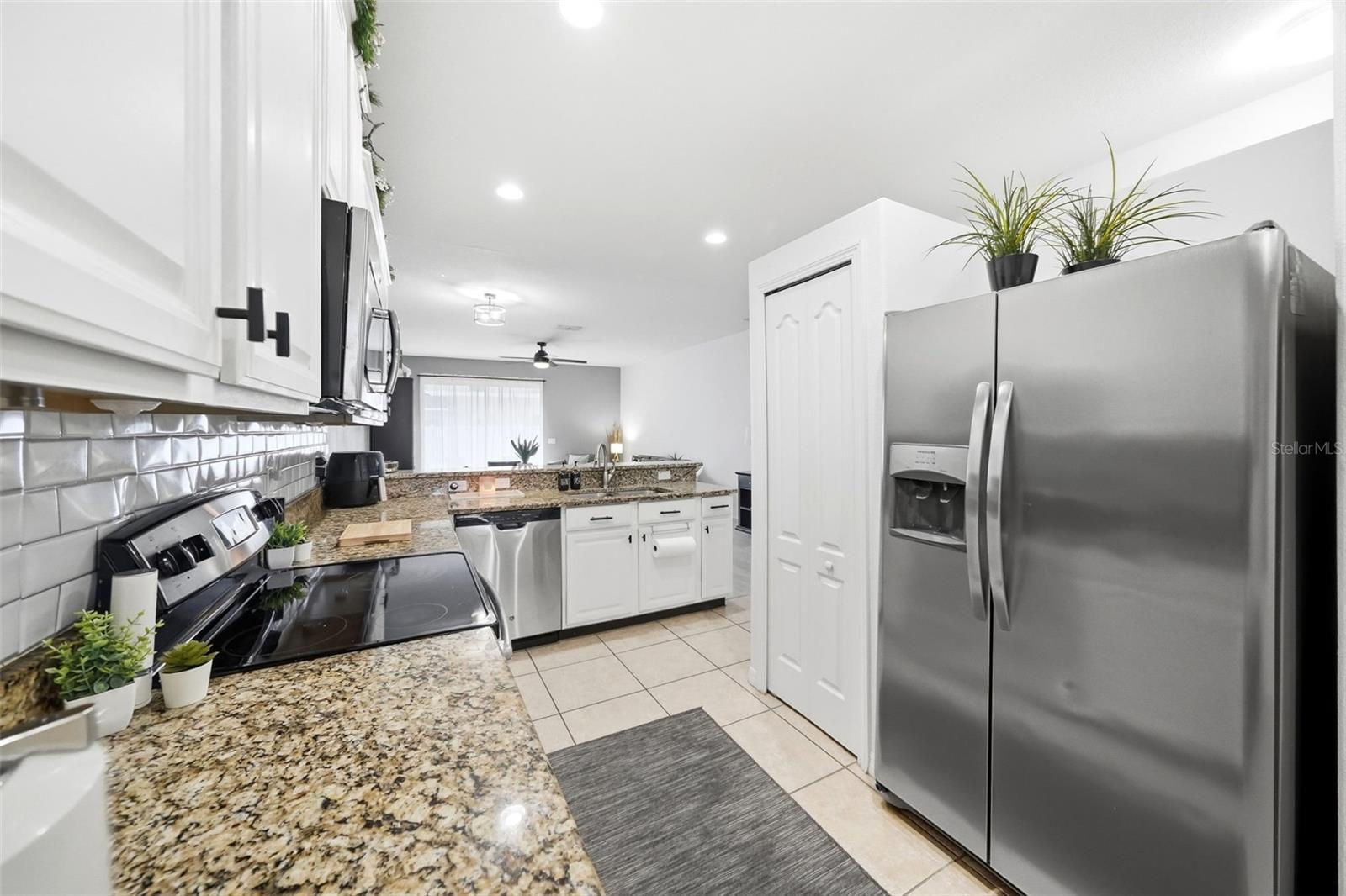 9484 Trumpet Vine Loop Property Photo 10