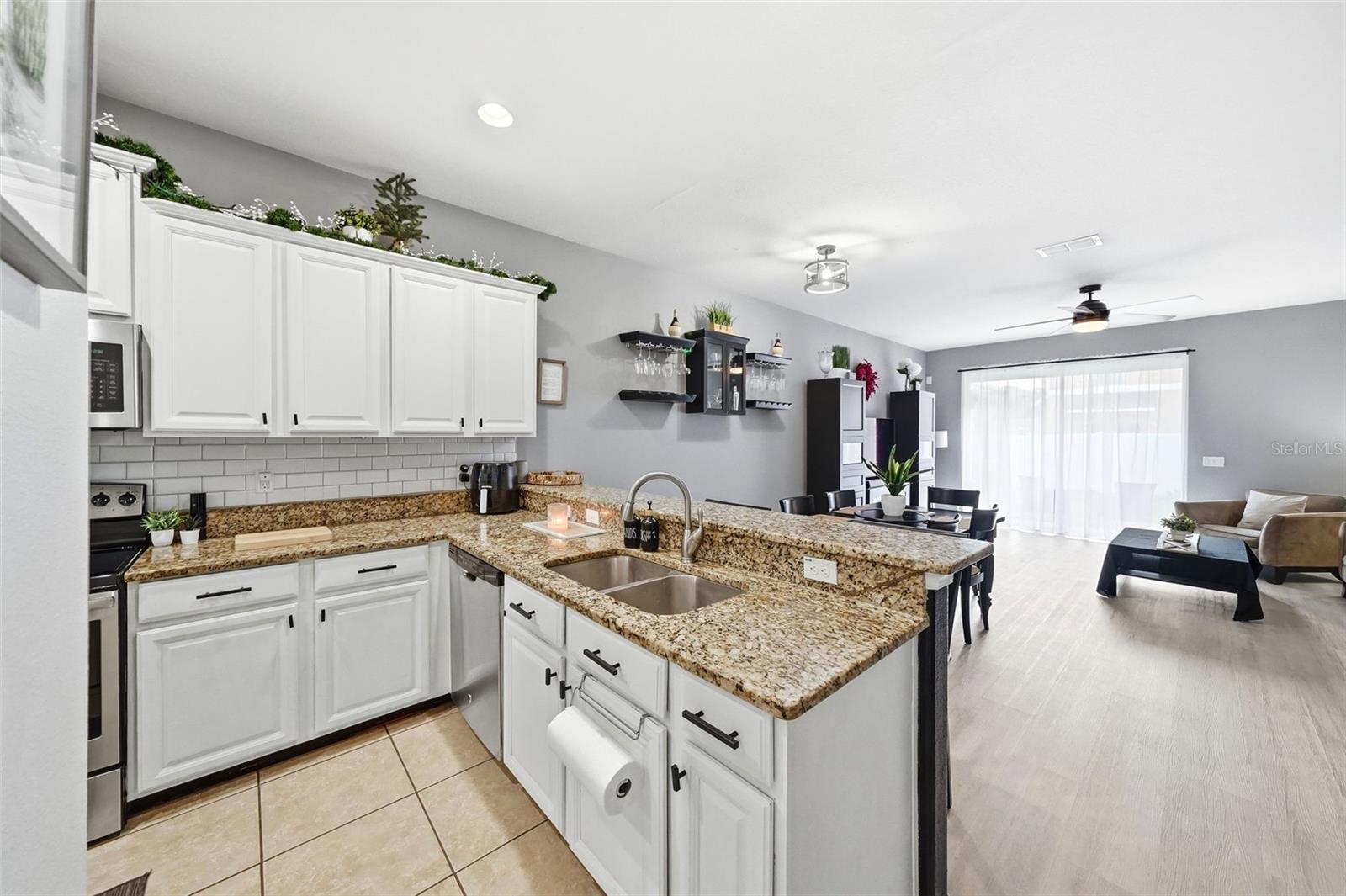 9484 Trumpet Vine Loop Property Photo 12
