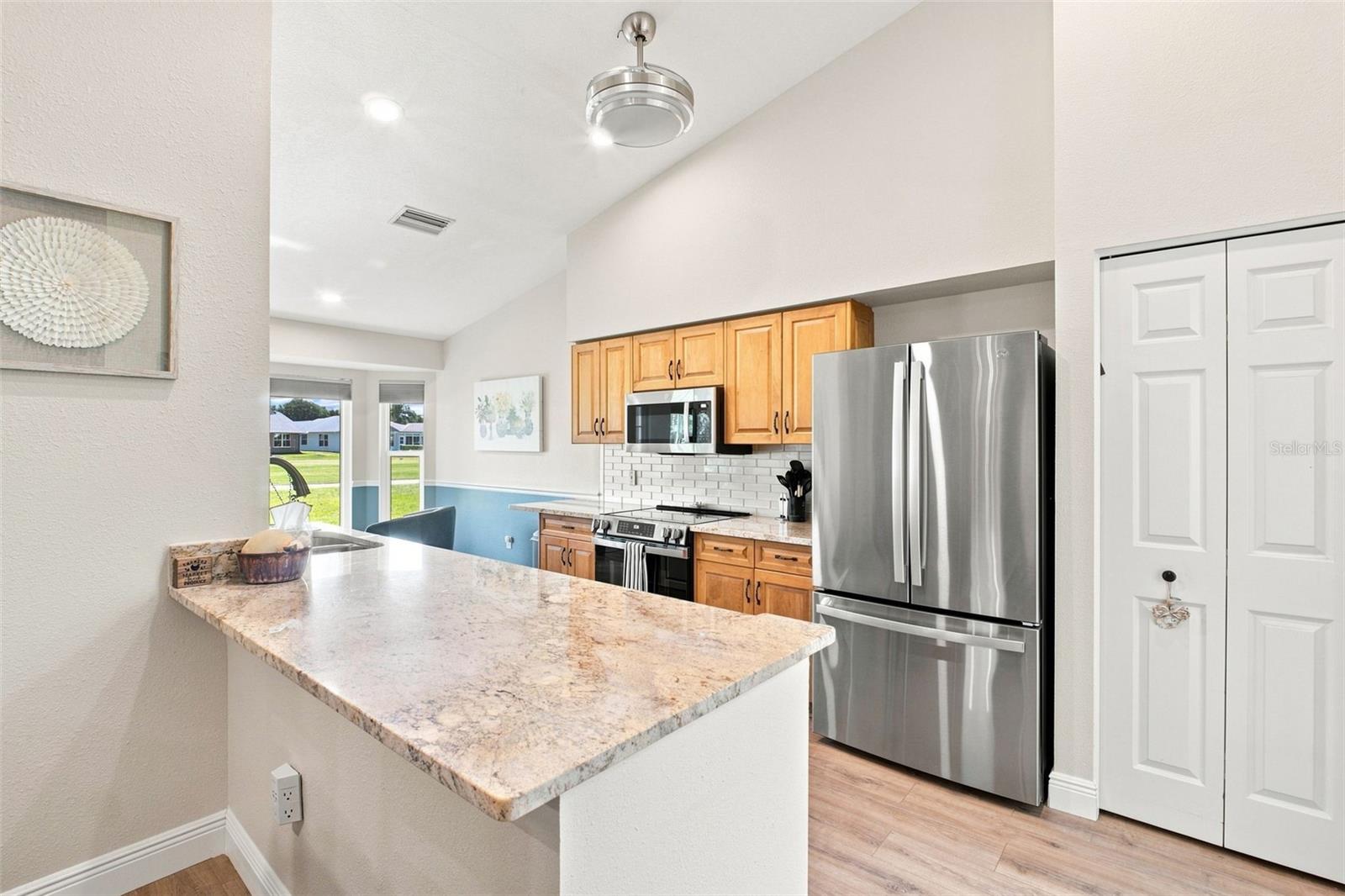 1236 Flora Vista St Property Photo 14