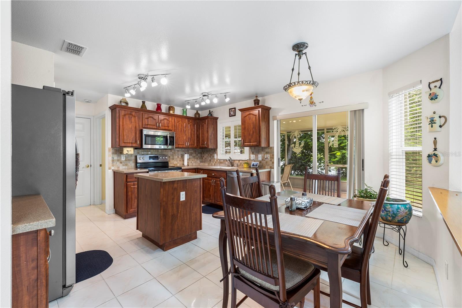9808 Long Meadow Dr Property Photo 16