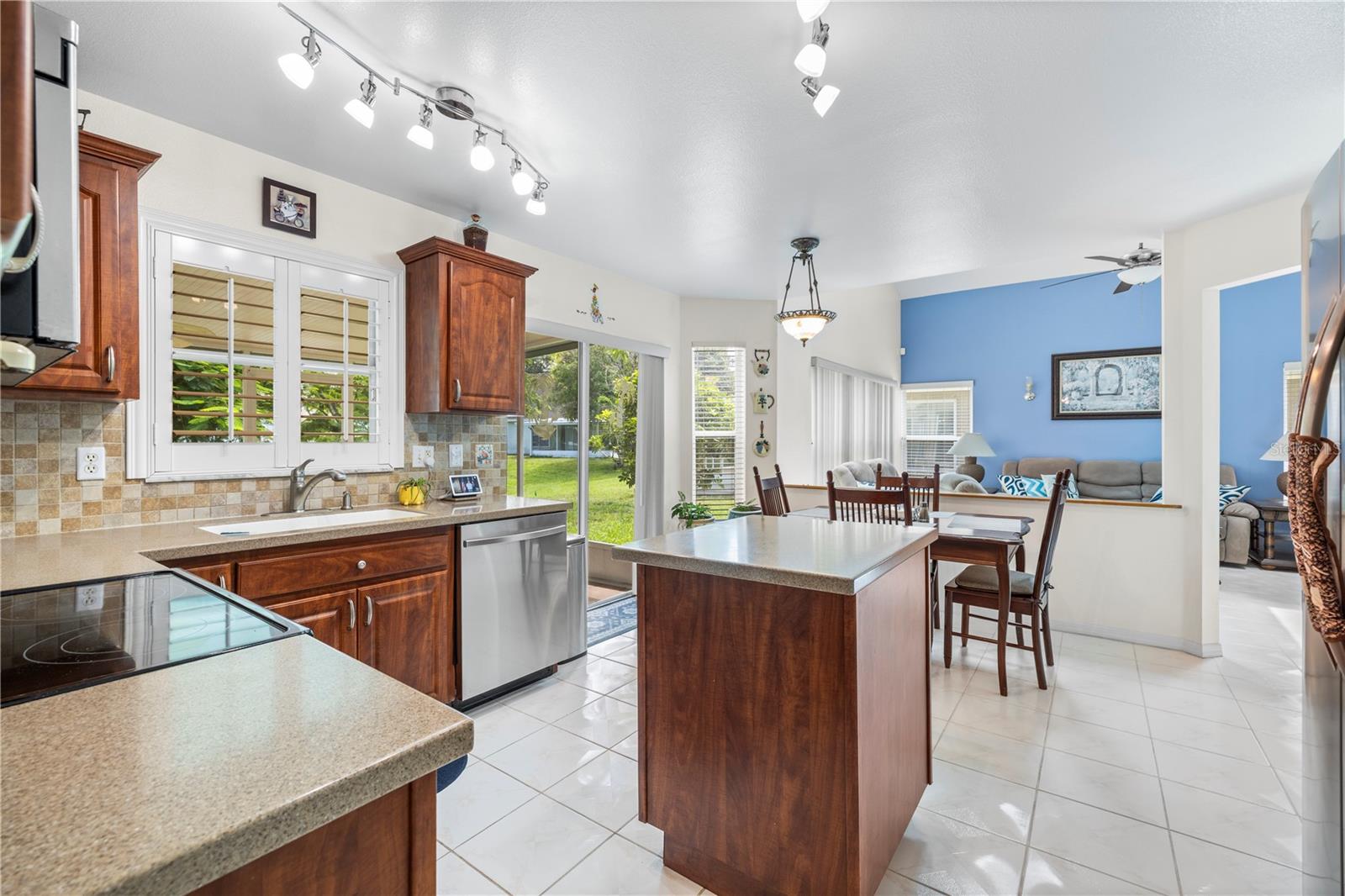 9808 Long Meadow Dr Property Photo 17