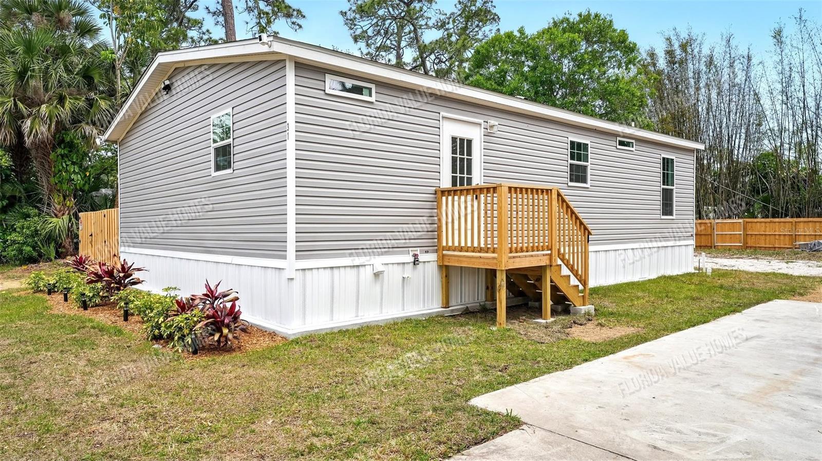13020 Clermont St Property Photo 9