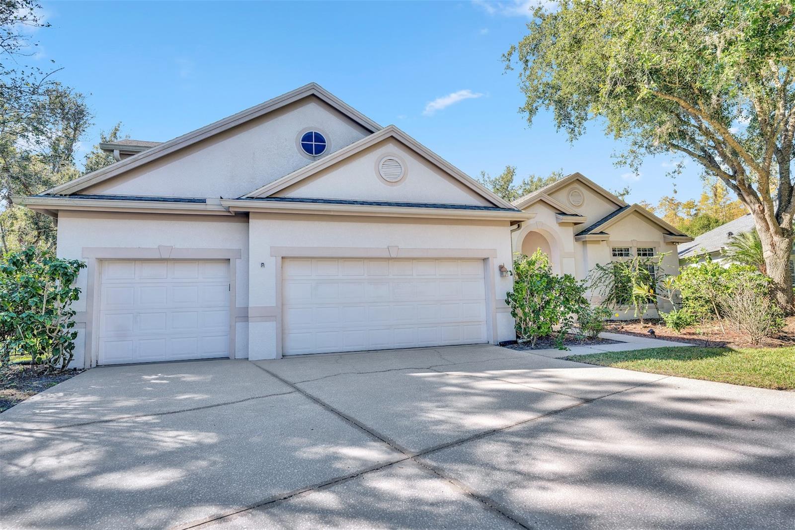 TB8540793 Property Photo 1
