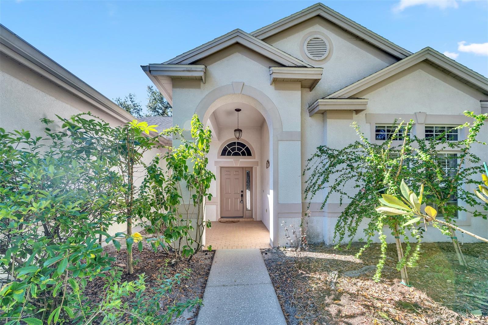 TB8540793 Property Photo 3
