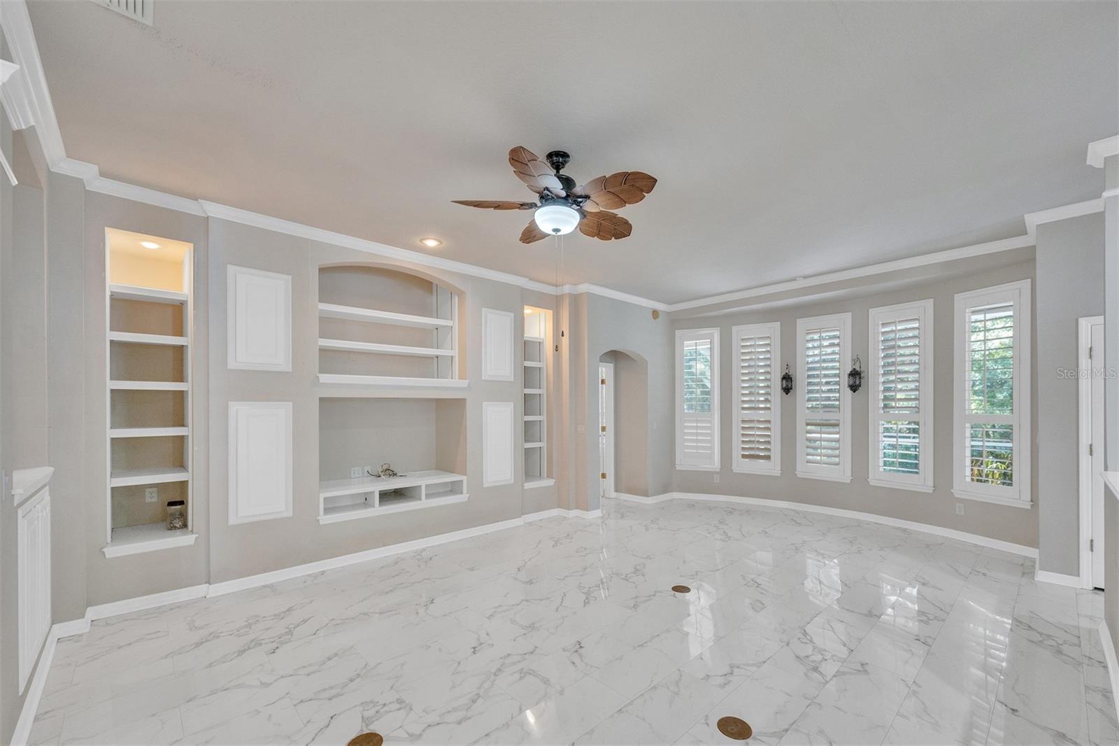 TB8540793 Property Photo 11