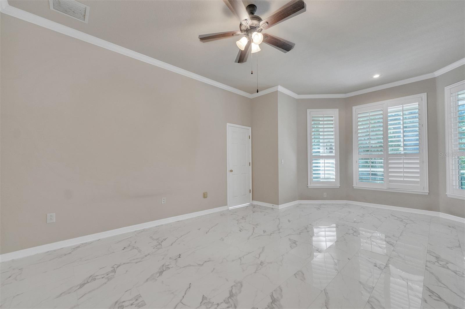 TB8540793 Property Photo 20