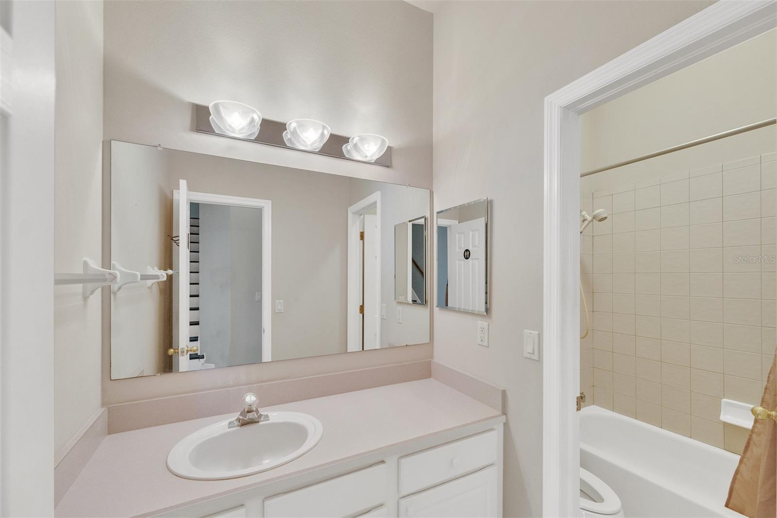 TB8540793 Property Photo 28