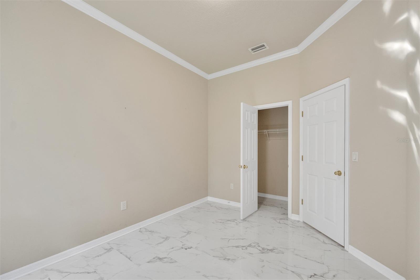 TB8540793 Property Photo 32