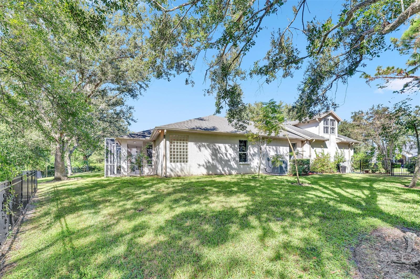TB8540793 Property Photo 36