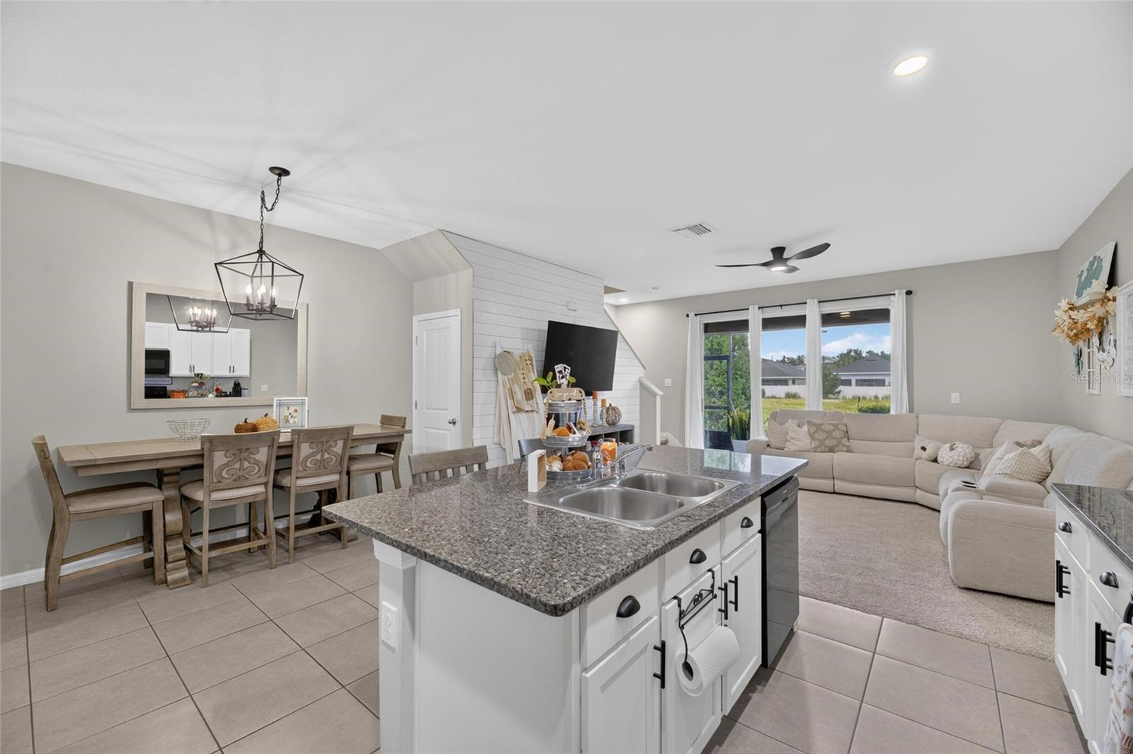8669 Falling Blue Pl Property Photo 28