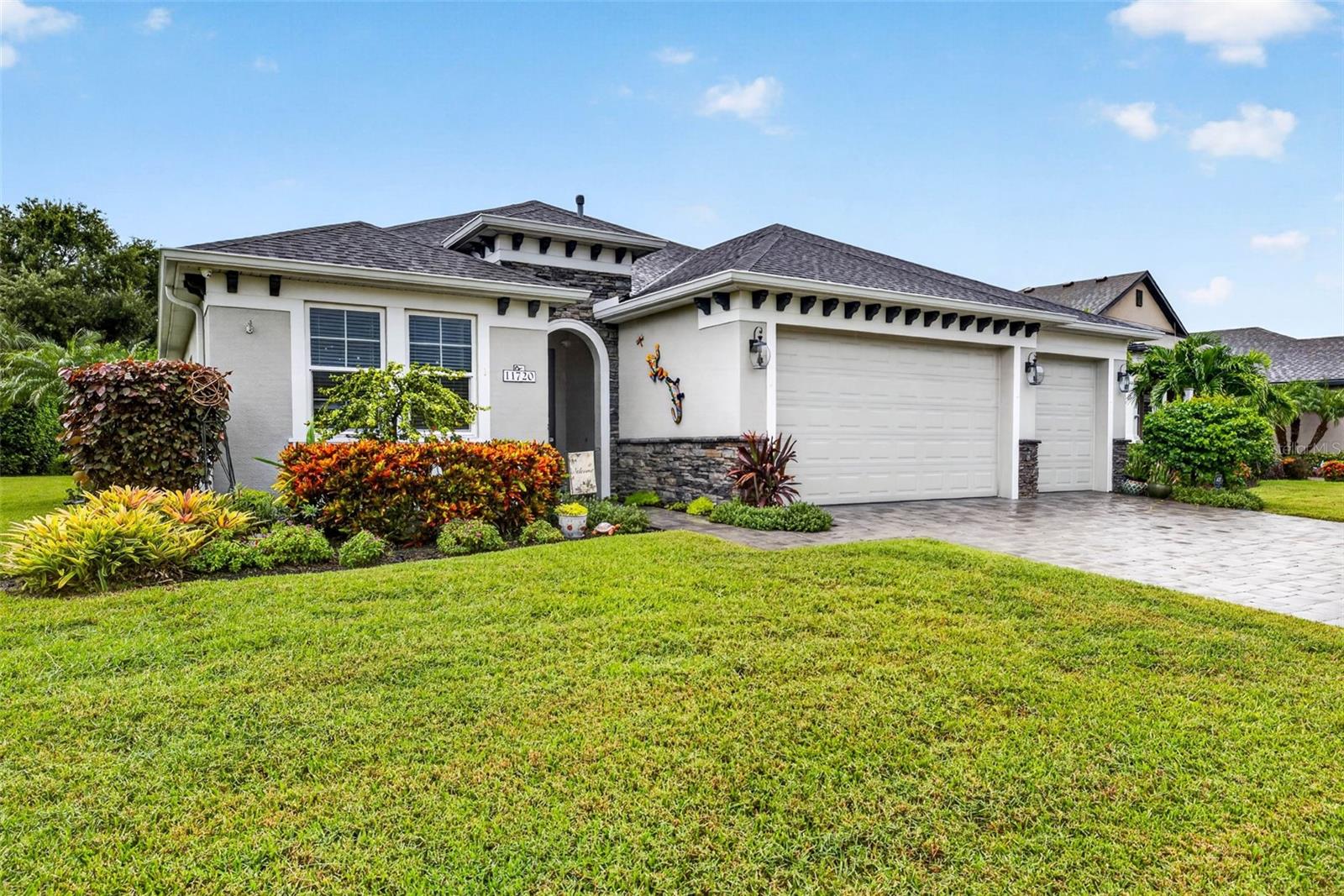 11720 Petunia Ter Property Photo 2