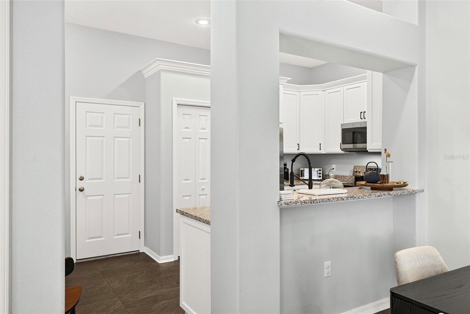 1437 Ridge Ter Property Photo 11