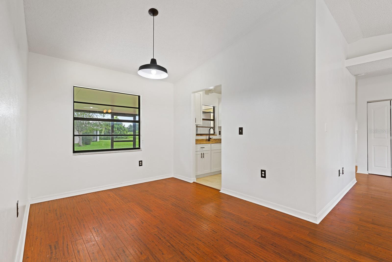 6346 Silver Oaks Dr Property Photo 6