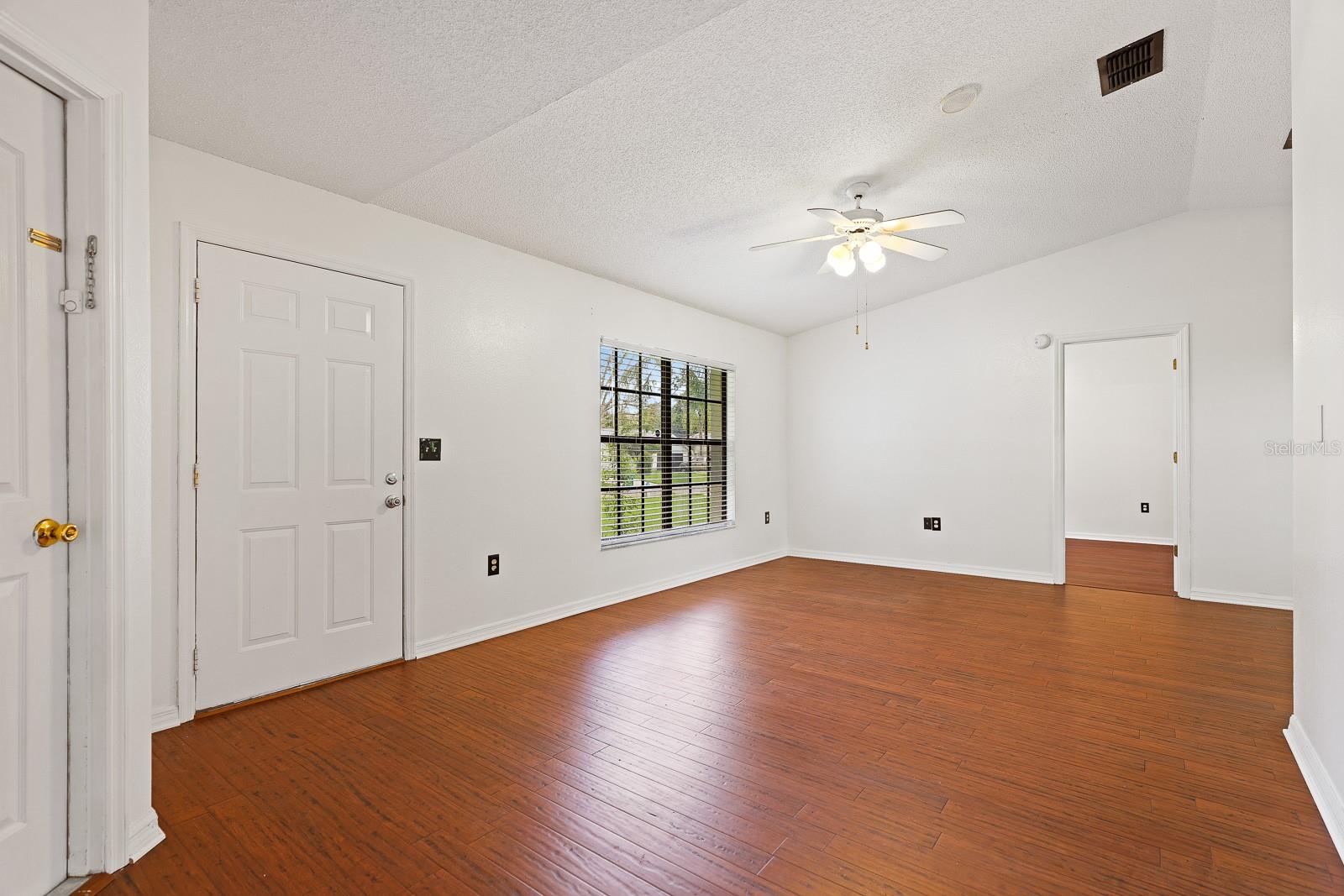6346 Silver Oaks Dr Property Photo 7