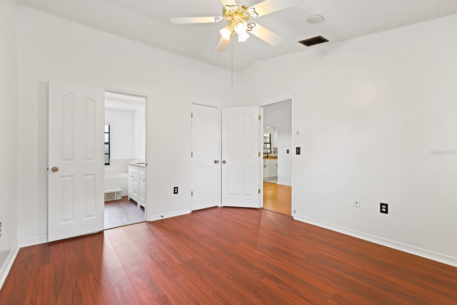 6346 Silver Oaks Dr Property Photo 14