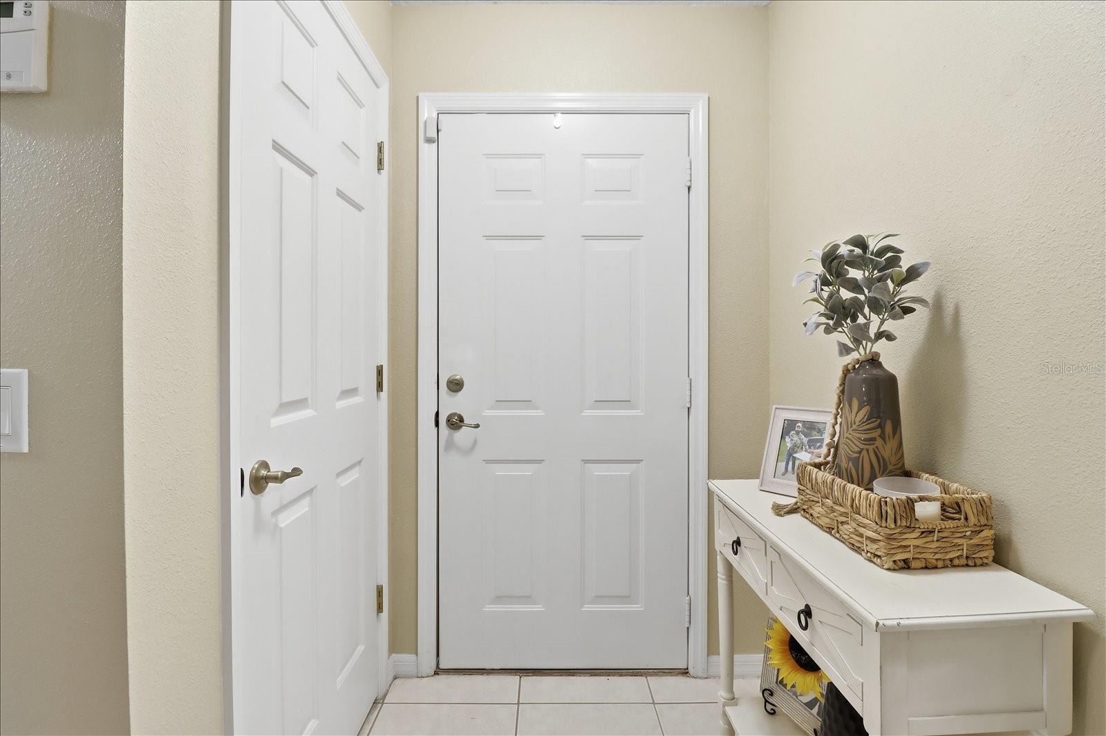 9878 Riverwood Dr Property Photo 3