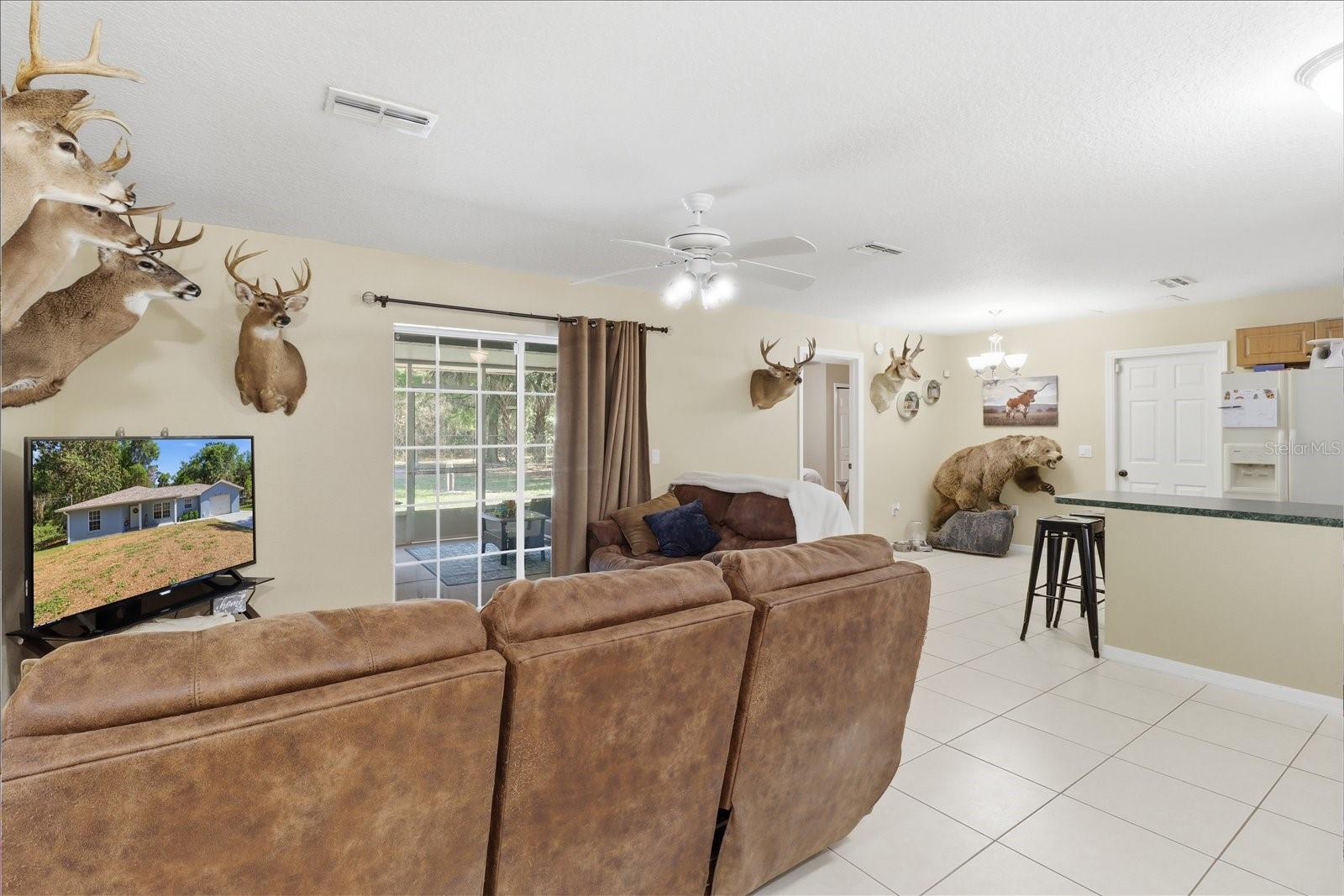 9878 Riverwood Dr Property Photo 8