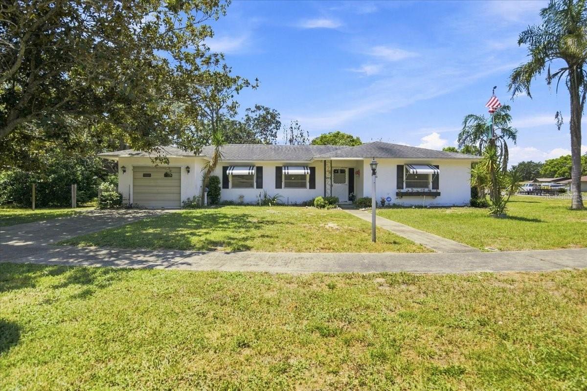 7222 HOLIDAY DR Property Photo 1