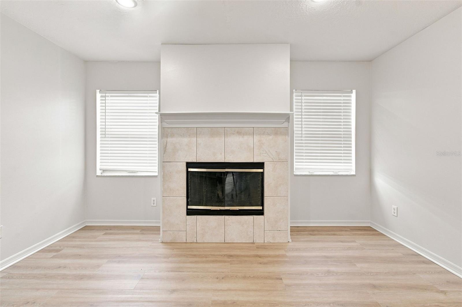 8903 N Willow Ave Property Photo 9