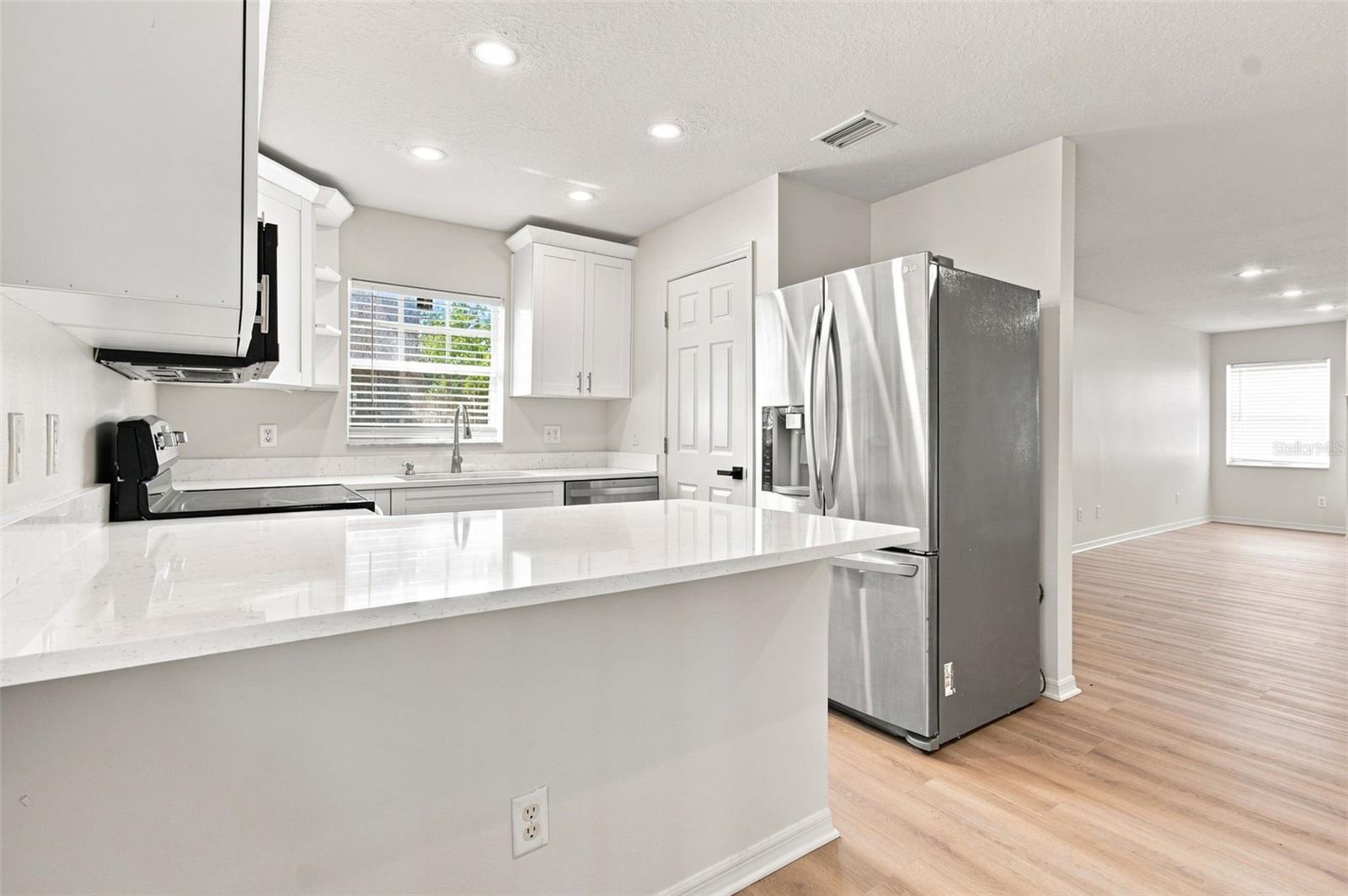 8903 N Willow Ave Property Photo 14