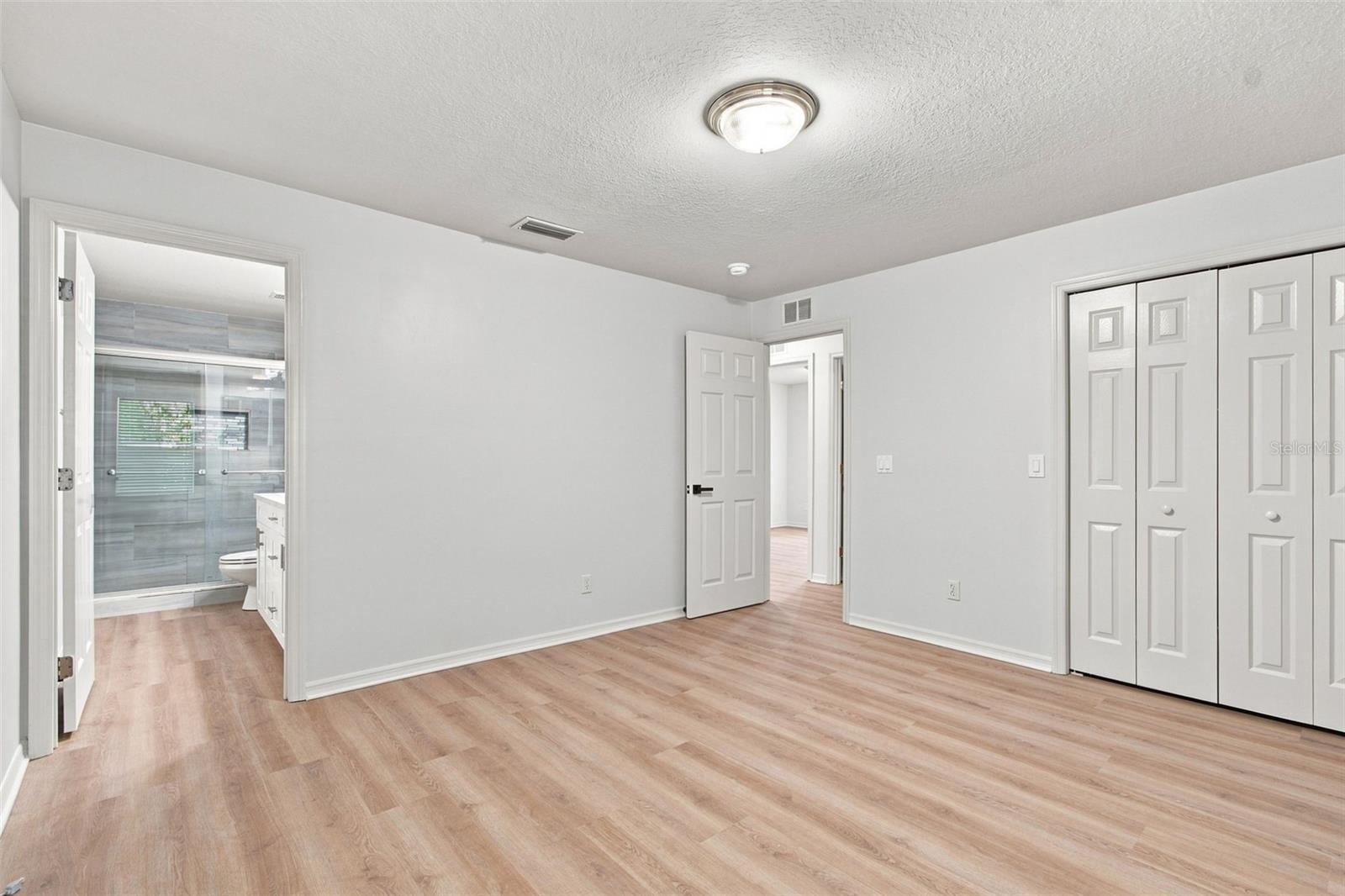 8903 N Willow Ave Property Photo 20