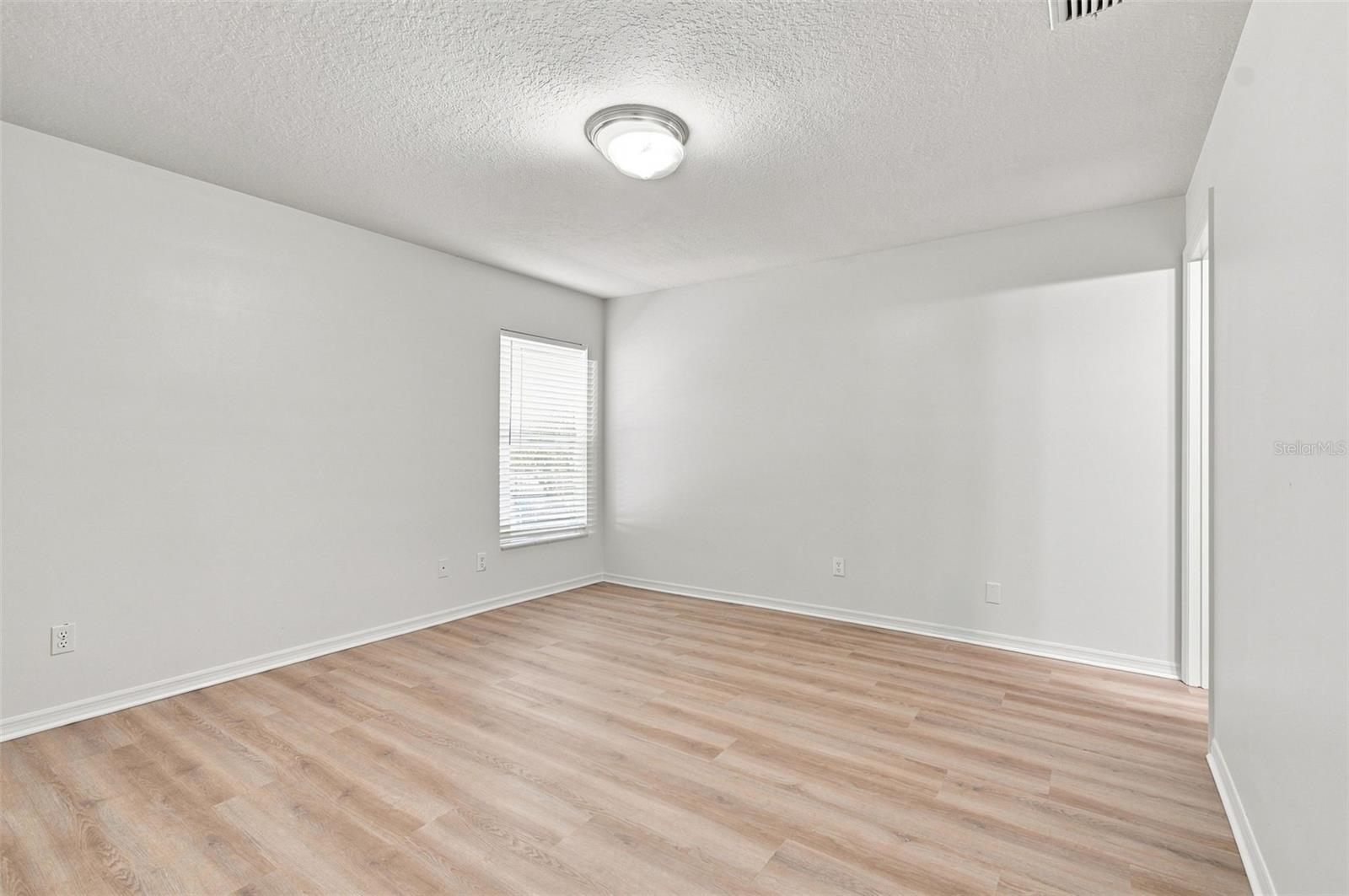 8903 N Willow Ave Property Photo 22