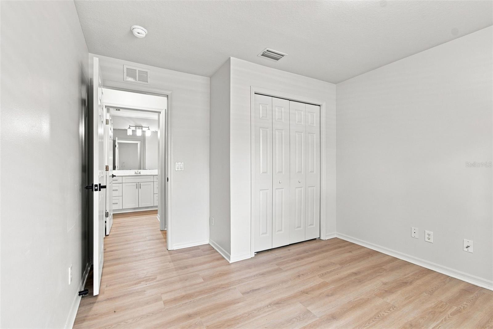 8903 N Willow Ave Property Photo 30
