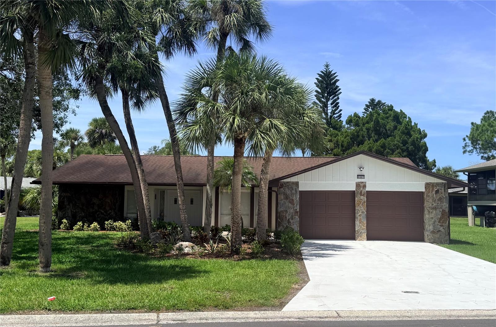 5507 Nimitz Rd Property Photo
