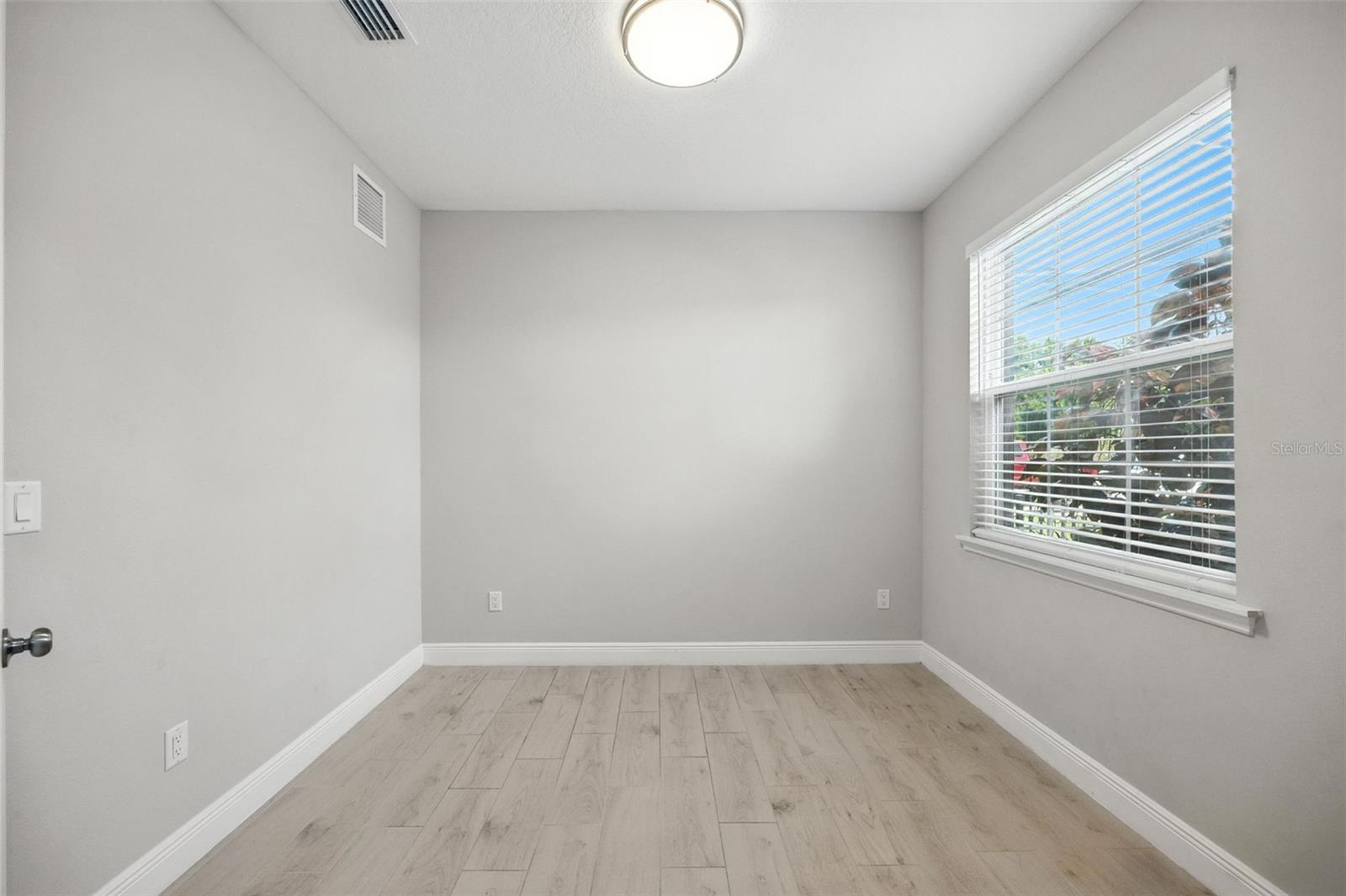 2519 W Hiawatha St Property Photo 14