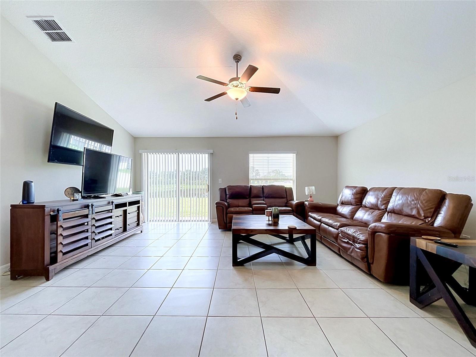 1565 Colding Dr Property Photo 8