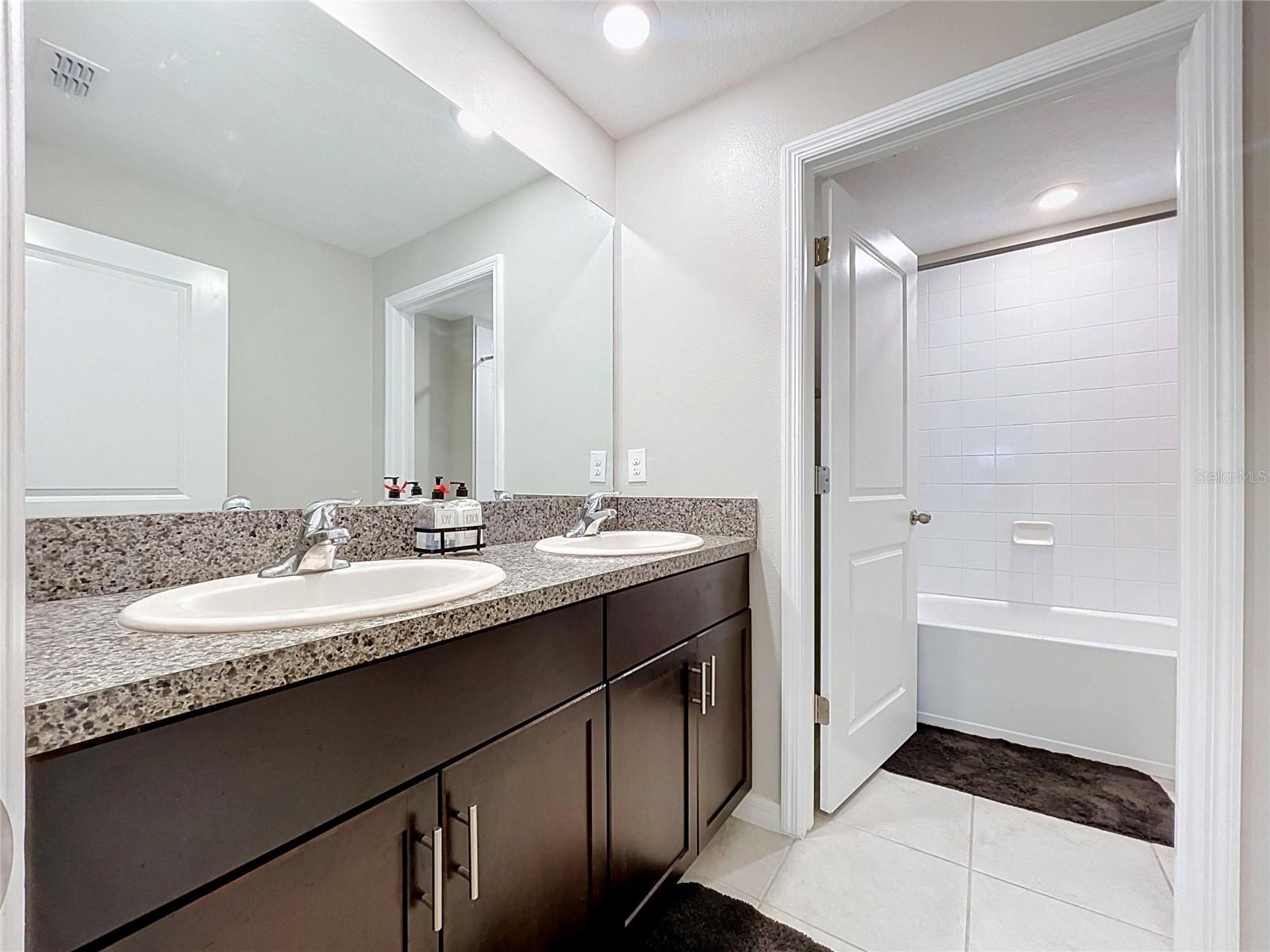 1565 Colding Dr Property Photo 17