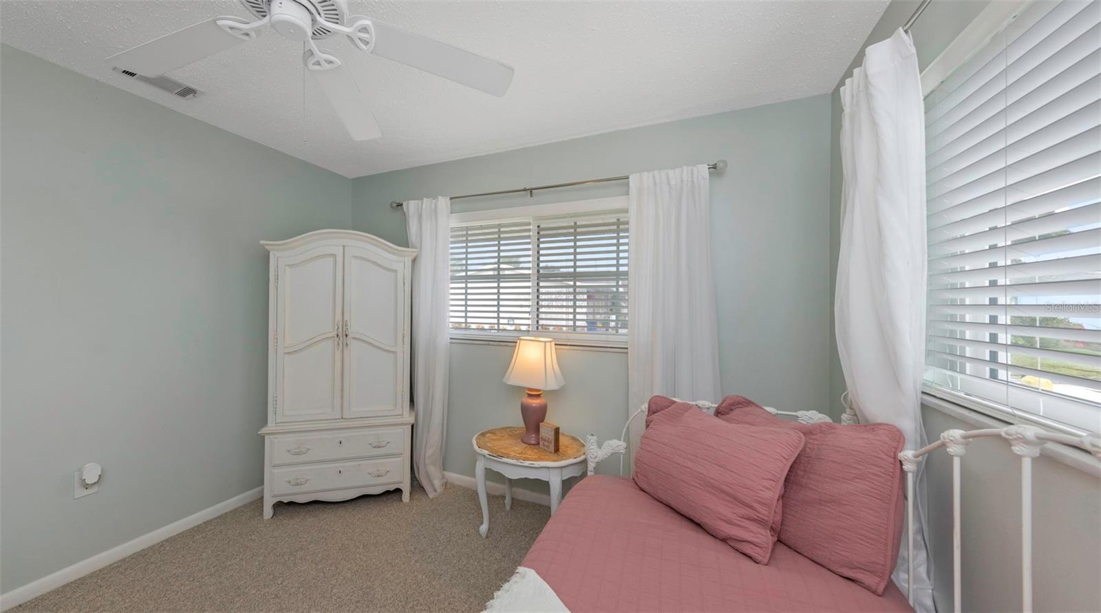 9919 Tulip St N Property Photo 20