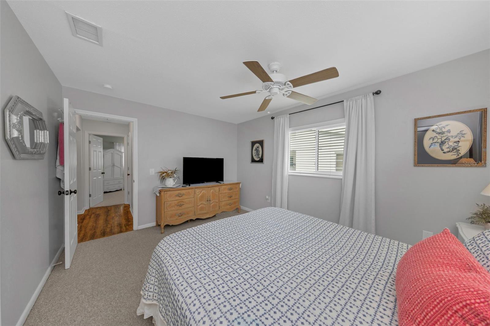 9919 Tulip St N Property Photo 30